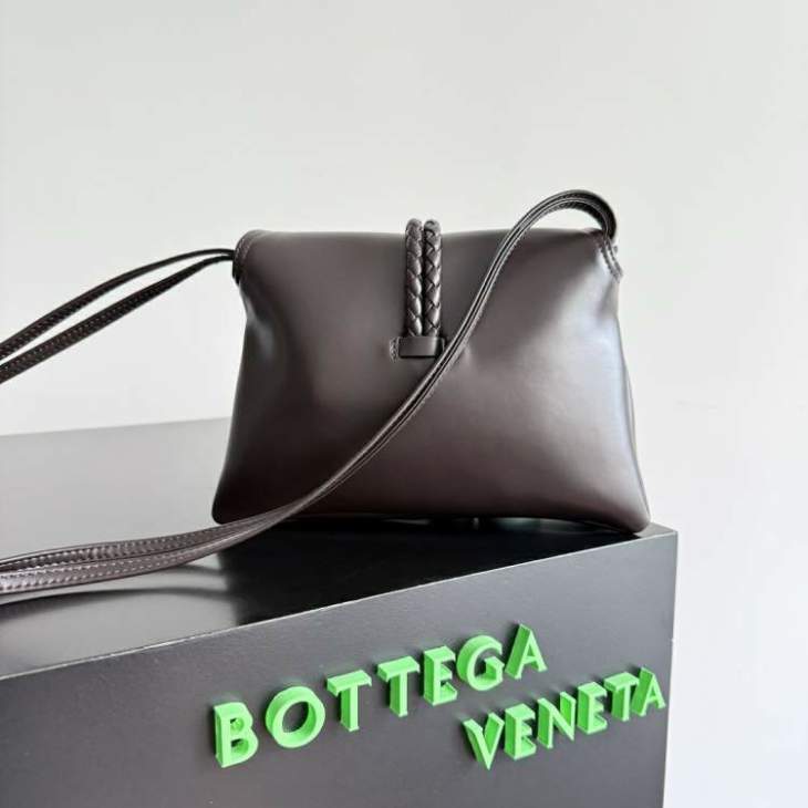 Picture of Bottega Veneta Handbags _SKUfw198954632fw